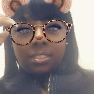 Meet your Posher, Latoya